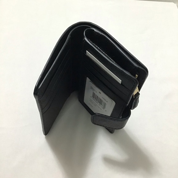 NEW COACH CrossgrainLeather Corner Zip Wallet - Picture 11 of 16